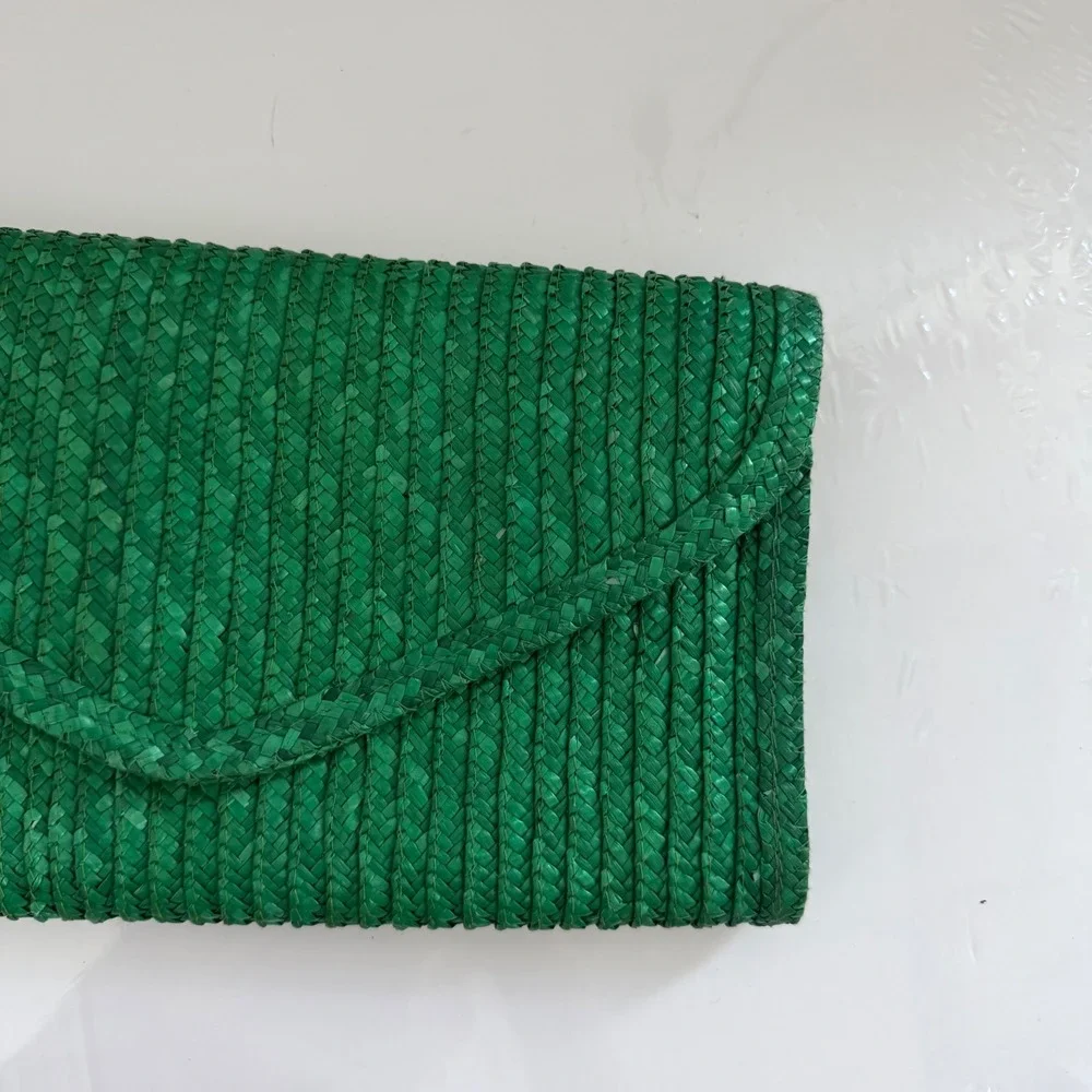 Vintage‎ Woven Green Straw Clutch